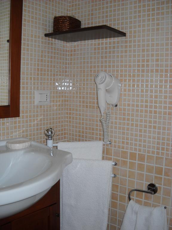 Domomea Hotell Quartu SantʼElena Rom bilde